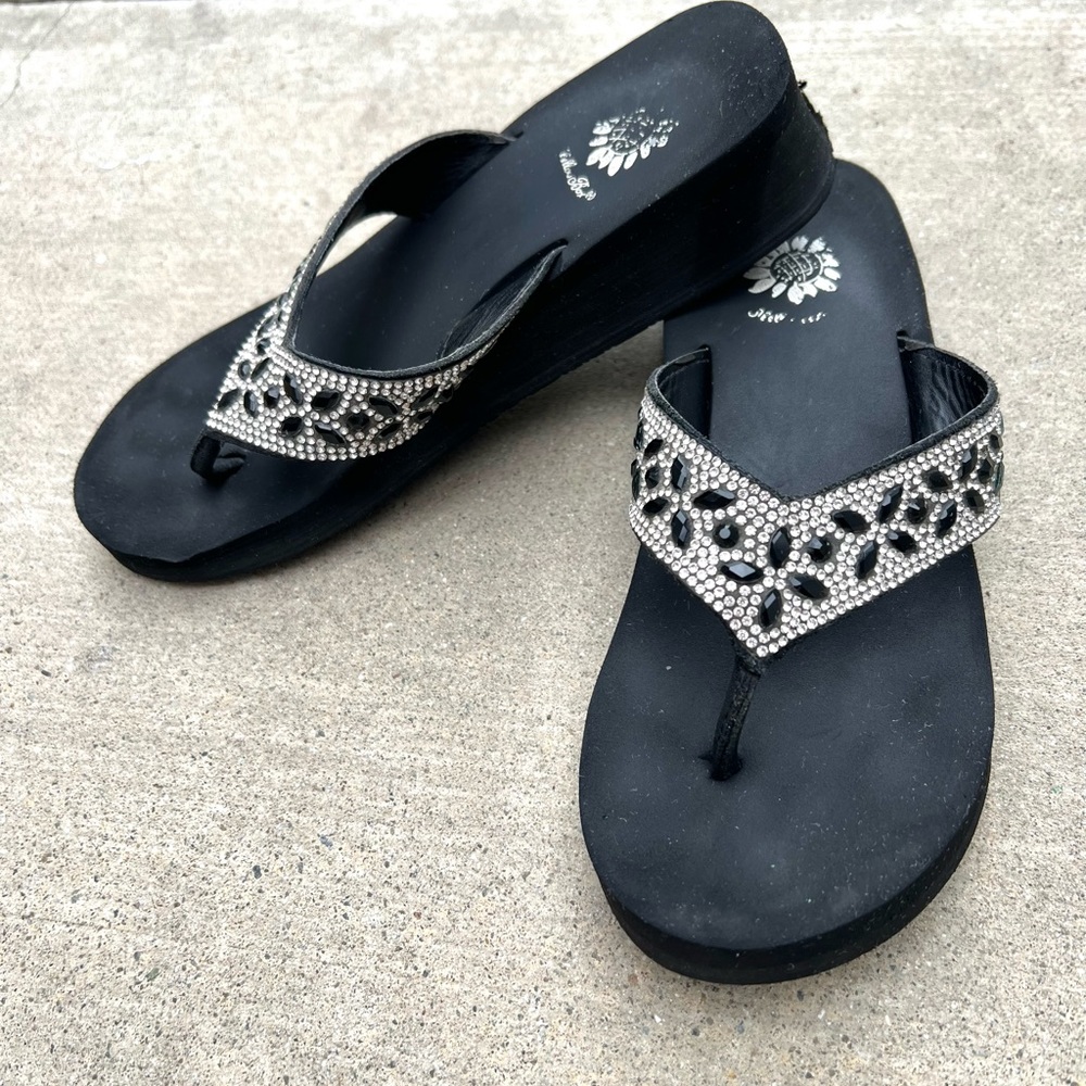 Sexy ✨sparkling✨ Steffani wedge flip flops